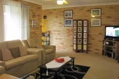  Unit 4, 13-15 Albert St, CASINO NSW 2470 Perfect for the young couple entertaining the market, retiree or investor. Solid brick unit in a quite complex of 4 which all are owner occupied. 2 good size bedrooms both with built-ins, ceiling fans, comfortable lounge, tidy kitchen has full length pantry, bathroom with roomy shower, a private fenced good sized courtyard and a auto single lock up garage with internal access. Convenient to Golf Course and transport. A potential rental return of $230 p/w. 