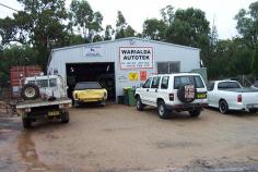  Roger Moore Crescent Warialda NSW 2402 Situated on a 2034m² block  with security fence & access through 
two sets of double gates. The land has been gravel filled & packed 
and is well drained. This all steel workshop has been built for approx 
15yrs is 184m²(60’x33’x14’) which includes a lock-up office with A/C, 
lock-up parts cage, a 5 tonne loft above office & three phase power. 
 The shed is served by two side roller doors opening onto a concrete 
apron(120m²), one front roller door and a side access door. Included in 
this sale is a 4 tonne hoist, Large compressor, 40/ Container, Water 
tank, Benches, Vyces, Grinder and three storage cabinets. 