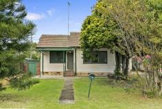  1 Woorarra Ave North Narrabeen NSW 2101 Classic Weatherboard and Tile House. * Extremely sought after position on a large level corner block. * Great home with loads of potential to renovate * Short stroll to Narrabeen lake & beach * Land size 600.8m2= 16 x 46 x 34/36.575 Price guide: Over $1mil Type: House Bed: 4    Bath: 3     Land Area: 600.8 sqm (approx) 