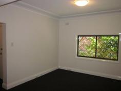  1/23 William Street Double Bay NSW 2028 $750 per week Well located 2 bedroom ground floor unit with courtyard in a boutique security building . The unit has has large built-ins in both bedrooms, separate study attached to the main bedroom, spacious modern eat-in-kitchen with dishwasher and internal laundry facilities and separate shower and bath & LUG. Situated in a small security block in the heart of stylish Double Bay and only minutes walk to Double Bay Ferry Wharf, restaurants, shops & park. No pets.  Available: 11/01/2016. (BK) TO VIEW THIS PROPERTY please register at www.livingheredoublebay.com.au. Please note if you do not register online we cannot notify you of any time changes or cancellations. Property Details Street Address 1/23 William Street Type Residential Lease Price $750 per week State NSW Town Village Eastern Suburbs Suburb Double Bay Postcode 2028 Property Type Unit Bedrooms 2 Bathrooms 1 Carspaces 1 