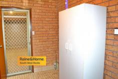  1/4 ROY SANDERS PLACE SOUTH WEST ROCKS NSW 2431 $355,000 Renovated two bedroom villa located within an easy walk to Back Creek and Town Centre. Has a garage, carport, rear undercover outdoor area, air-conditioned and only recently renovated. Currently under lease to great tenants at $320.00 per week. This villa is in a great location. 