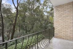  10/29 Belmont Avenue Wollstonecraft NSW 2065 This lovely, quiet two bedroom apartment with new timber flooring is situated at the back of a low rise block and conveniently located just a short stroll to Wollstonecraft train station. 