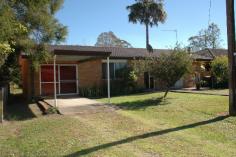  Bulahdelah NSW 2423 Brick veneer tiled roofed home Large 1,013m2 block 2 large bedrooms, main with built in Garage converted into 3rd bedroom L-shaped lounge, dining, kitchen Combustion fire Ceiling fans (4) Bathroom, separate toilet, laundry Carport, back verandah Large back yard, rear lane access Close to river - See more at: http://edes.com.au/property/g67/#sthash.gKuenMMp.dpuf 