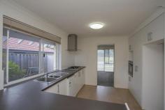  35 MERCURY STREET Carlisle WA 6101 MODERN HOME OPPOSITE PARK * JUST MOVE IN! HOME OPEN Saturday 12noon to 12.45pm 