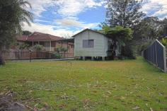  153 Geoffrey Road, CHITTAWAY POINT NSW 2261 Full Description : Offers above $280,000 
OPEN HOUSE 30/08/14- 3pm-3:30pm 
This one bedroom home is situated in such convenient location, features 
lounge, dining room, kitchenette, bathroom, and a carport on a large 
725sqm block of land. It is so close to Tuggerah Westfield Shopping 
Centre, Tuggerah Business Park, Tuggerah Railway Station, 6 minutes’ 
drive to freeway and 250 metres from the waterfront Sunshine Reserve 
& boat ramp,and only a short drive to beaches.					 