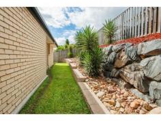  11 Wellers St Pacific Pines QLD 4211 
