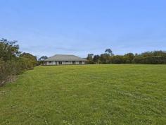  59 Geelong Rd Bannockburn VIC 3331 Internet ID 306847 Property Type House Features Study, Dishwasher, Built in robe/s, Floorboards Display Home Dream - 1 acreSet on 1 acre near the very heart of Bannockburn, you'll find this beautiful builders display home.  The attractive fully insulated hardwood weatherboard construction makes for comfortable living throughout the year. Inside, the home offers a multitude of classy design features from the expansive entry hall to stylish hardwood floors, ceiling roses and 9ft ceilings. With four large bedrooms - master with ensuite and huge walk in robe, plus study, 2 living areas and family bathroom - this property has everything you could wish for and more! 