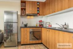  16/694 Brunswick Street New Farm Qld 4005 This modern light and airy one bedroom apartment offers 56m2 of living areas, comprising open plan living – well appointed kitchen – spacious bedroom with a wall of mirrored wardrobes, stylish bathroom and separate laundry. 