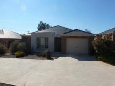  3/4 Beveridge Street, ARARAT VIC 3377 Two bedroom town-house in popular Ararat Hills Estate Open plan living/kitchen/dining area R/cycle heating &cooling, 2nd bath near 2nd bedroom Main bedroom with large en-suite and walk in robe Alfresco & private selling, currently returning $300 per week 