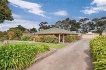  133 Barry St Romsey VIC 3434 133 Barry Street, Romsey VIC 3434
 FAMILY AFFAIR 1 ACRE APPROX!
 
 $390,000 - $420,000 
 Set within walking distance to the township facilities, this large 
family home offers a versatile floor plan that would suit an extended 
family. Features 5 bedrooms, modern ensuite, huge walk in robe / 
dressing room. 2 extra bathrooms, kitchen meals family, formal lounge 
dining and rumpus room. Gas and electric appliances, reverse cycle heating, cooling and cozy wood heater. A private paved entertaining area, huge rear yard and pony paddock and a powered double garage. *** PHOTO IDENTIFICATION REQUIRED AT ALL OPEN INSPECTIONS*** 