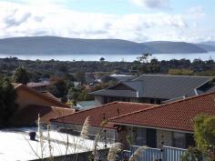  7/142 Hare St Mt Clarence WA 6330 'Sherwood Gardens' Unit With Water Views $385,000 * Three bedroom, one bathroom unit on strata * Built in 1980 * Open plan living * Single garage * Patio with outlook to Emu Point * Close to beach and school * An inspection is a must! Map Data Terms of Use Report a map error Map Satellite 100 m  Property Type Unit  Property ID 11394100988  Street Address 7/142 Hare Street  Suburb Mount Clarence  Postcode 6330  Price $385,000 