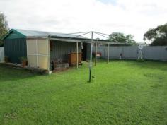  54 Kulde Road Tailem Bend SA 5260 
Cosy & Comfortable * 3 Bedrooms * Open plan kitchen and dining * Split system air conditioner * 586sqm fenced allotment * Easy care lawns & gardens * Single garage 
 Other features: Close to Schools,Close to Shops,Close to Transport,Garden,Polished Timber Floor 
 
