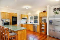  19 Sherbrooke Mews Somerville VIC 3912 Internet ID 304543 Property Type House Features Heating - GDH, Remote garage, Study, Dishwasher, Built in robe/s, Floorboards, Ducted cooling, Evaporative cooling, Shed, Fully fenced, gas hot water service, Ducted heating, Deck 