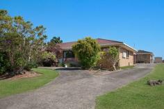  32 Castle Dr Lennox Head NSW 2478 2 homes on a large 1193m2 block Rental returns of up to $940 p.w 1st home - 4 x bed, 2 x bath, 5th bed/study, open plan living area, kitchen, dining area, rumpus room, air conditioner + solar hot water. Currently rented at $540 p.w 2nd home - 2 x bed, 2 x bath, separate w.c + laundry, open plan living area + separate dining area off kitchen. Realistic rental of $350-$400 p.w Sensational opportunity for savvy buyers. 