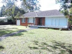  41 Bannockburn Rd Pymble NSW 2073 Web ID : 	 1706766 Price : 	 $850 pw Property Type : 	 House Date Available : 	 Available Now Bond : 	 $3,400 Bright airy 4 Bedroom home with large yard 4 1 1 Beautiful neat home, 4 bedroom 3 with built-ins, spacious updated kitchen with dishwasher, range hood and gas cooking. Large separate Lounge and dining areas, low maintenance timber floors . Single lock up garage and large yard. Close to schools and walking distance to station. Property Features Separate LoungeSeparate DiningCourtyardBackyardKitchen/DiningExtra large yard 