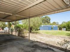 5 Blue Wren Close Serpentine WA 6125 Big Block, Big Shed! House - Property ID: 749308 1999sqm (just under Half acre) perfect for big block lovers. Side access to a man size double bay shed/work shop. Ideal for a first home owner or a down sizer! Home Features; 3 Bedrooms 1 bathroom Freshly painted throughout New window treatments New tiling to laundry, toilet and shower Family room Kitchen/dining Ducted evaporative air conditioner Wooden flooring Patio 