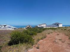  25 Turton Heights Dongara WA 6525 A larger than usual allotment, 
over 900m2, plenty of room for the home you have always dream of, 
surrounded by quality home this give piece of mind for the future value 
of homes in the North Shore area, and so close to the ocean!! - 
