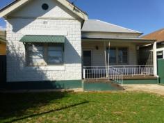  111 Currajong St Parkes NSW 2870 Web ID : 	 1724036 Price : 	 $200,000 Property Type : 	 House Sale : 	 Private Treaty Neat & Tidy 2 1 2 This two bedroom home is in an excellent position just a short stroll to the main street. Features include new paint and carpet, tidy bathroom and kitchen, large lounge as well as reverse cycle split system and ceiling fans. There is rear access, workshop and single garage. This is ideal for an investor or first home buyer. 