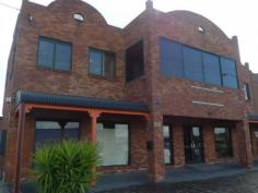  1/389 Wagga Road, Albury NSW 2640 Great Exposure 
 Open plan office/showroom/shop. Great exposure/high traffic/ next to
 Smarts Cakes. Long or short term lease available. Approx 100 sqm space 
available. 
 
   
 
 