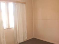  8/32 Harcourt Road, DARRA QLD 4076 For Rent $250 per week 2 Bedroom Unit. Main with Built in, Modern Kitchen, Single Car Accommodation, Handy to Rail, Shared Coin-op Laundry, Caretaker on site. Close to shops and transport and easy access to Ipswich Motorway. Sorry, pets not permitted. Available approx 24 July.   