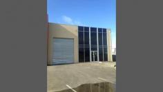 4/148-150 McClelland Avenue, Lara, Vic 3212 Modern Affordable Warehouse Glass front providing natural light Approx. 200m2 Close proximity to Melbourne Road Zoned Industrial 3 Security alarm High access roller door Onsite parking Amenities For Sale or Lease 