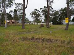  7 Boonara Bend Karuah NSW 2324 Opportunity to purchase flat cleared 
vacant land in beautiful Karuah. Make the lifestyle change today, just 
minutes from the Karuah River, boat ramp, school and RSL Club. Land size
 862.m2, Zoning R2 Low Density Residential. 
 
   