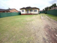 6 Woodley street Glendenning NSW 2761 
 Auction 13th December at 11am.
 Just Listed, ideal property to Knock down and rebuild, dual occupancy, Land Bank, Invest etc.
 Featuring -
 * Beautiful 710sm level block.
 * 19.5 meter frontage.
 * Easement Free.
 * Full colour bond fencing.
 * close to Schools and Transport.
 * Existing 2 Bedroom home rented for $300pw 

 What ever you choose, dont miss out as these size block are getting rarer! 
 