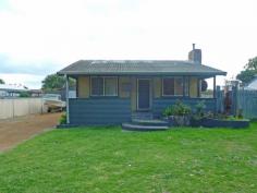 13 Bow St Nulsen WA 6450 WITHIN YOUR BUDGET Neat & tidy 3 bedroom, 1 bathroom home close to schools, shops & sporting facilities. Well presented kitchen & dining area, features tile fire in lounge room, single garage & shed in the back yard. Decent size 792 sqm block situated in Nulsen. 