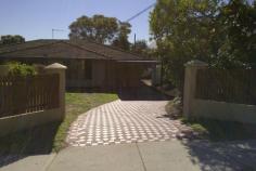  16b Mcgregor Road, Palmyra WA 6157 Price: $420 Neat 2 bedroom, 1 bathroom duplex is located oposite a park in an excellent part of Palmyra. Polished boards, renovated kitchen and bathroom, air conditioning to living and bedroom 1and built-in-robes to bedroom 1. Great kitchen with stone bench tops, built-in microwave oven, dishwasher and loads of cupboards. Big alfresco area in tree filled back yard and big garden shed. Plenty of room to enjoy summer and winter 