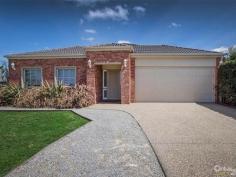  29 Banjo Paterson Dr Pakenham VIC 3810 PROPERTY DETAILS NEG OVER $460,000 ID: 319575 Land Area: 687 m² PORTER DAVIS BEAUTY IN HERITAGE SPRINGS Inspection Times: Sat 28/02/2015 02:00 PM to 02:30 PM This brilliant 4 bedroom home in the sort after Banjo Paterson Drive has all the usual Porter Davis trimmings. The home features an oversized master bedroom with full ensuite and big WIR, the remaining bedrooms all with BIR's. There are 3 separate living areas plus meals. The centrally located kitchen has plenty of bench and cupboard space. High ceilings throughout with ducted gas heating and evaporative cooling. There is also a large split system air conditioner. From the family room you move out to a very private and peaceful alfresco, no problems entertaining in this house. Double garage and landscaped gardens all on a 687m2 (approx) allotment 