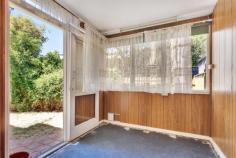  2/4 Balkissoch Road Torrens Park SA 5062 Property Details Guide: Auction: Wed, 4th Mar 2015, 11:00 AM On Site bed 2  bath 1  car 1 Property Overview Property ID: 1P2705 Property Type: Unit Carport: 1 Spacious unit living Under Instructions from Public Trustee Spacious Colonial style unit in the sought after suburb of Torrens Park. This unit has a wonderfully convenient location close to shopping and Cafes at Mitcham Village and local transport. Featuring two bedrooms (main with BIR's), sunroom (or third bedroom), large light filled lounge with polished pine boards, original kitchen and central bathroom. Small private rear courtyard, off street parking for two vehicles (one undercover) and ducted reverse cycle airconditioning complete the picture 