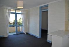  37/34 Arundel Street Fremantle WA 6160 $315,000 CITY APARTMENT !! One bedroom on the third floor in the end position with some views to the Esplanade, ferris wheel, city skyline. New kitchen, upgraded bathroom. Parquetry floors, with carpet tiles. Vacant and ready for a new owner. Positioned a few steps from markets, cafes, shops, buses, South Fremantle Oval. Rent or live, it's tops! Secure building with parking. 