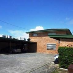  3/7 Peel Street Mackay Qld 4740 $280.00 PER WEEK Property Outline This quiet complex is in prime location to Mackay CBD and Canelands shopping centre. With two bedrooms both with wardrobes and The master bedroom has an air conditioner and there is a balcony from the bedroom. There is a single carport and all lawn and garden maintenance is included in your weekly rent. Neat and tidy units which are low maintenance are now ready for you to move in. Sorry no pets. Property Specifics Property Type: Unit Cost: $280.00 Bond: $1,120.00 Bedrooms: 2 Bathrooms: 1 Carports: 1 