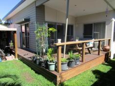  43/5-37 Broken Head Road Byron Bay NSW 2481 $349,000 NEAR NEW FREESTANDING VILLA IN HOLIDAY PARK House - Property ID: 808938 Neat as a pin, freestanding 2 bedroom villa 5 min drive to Byron CBD 5 min walk via direct access to beach Modern kitchen and bathroom Most furnishings included in purchase price Reverse cycle air/con Solar hot water Lovely, sunny, North facing deck  