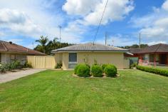  8 Everglades Cres Woy Woy NSW 2256 $700,000 - $735,000 A GOLFERS DELIGHT! House - Property ID: 827271 Situated on the first tee of the beautiful Everglades Country Club sits this magnificent home in a great location! Boasting 4 good sized bedrooms, 2 bathrooms and accommodation for 4 cars! Inspection is a must on this home as it will not disappoint! Features: - 2 bedroom home plus 2 bedroom in-law accommodation - 2 bathrooms - Accommodation for 4 cars - Lovely Gardens - Air-conditioning  - Built-in Robes - 50m to Golf Club 