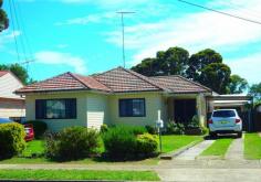  69 Carpenter St Colyton NSW 2760 $659,950 HOUSE+GRANNY FLAT = RENT $550/WK = APPROX. 696SQM Great investment opportunity, located three doors to High School and less than 5 minutes to St-Mary busiest shopping centre has offer: -Large lounge & dining. Three bedrooms with built-ins plus study & air-conditioning (split system). -Nice, high ceiling & timber floor throughout.  -Double lockup garage & carport with many car spaces at front & back. -At rear with 2 bedrooms fully granny flat & 2 split system air-contioning.  -Sitting on large block of land approx. 696sqm. Nice, clean & long term tenant willing to stay for $550/wk. Property: 	 House Bedrooms: 	 3 Bathrooms: 	 1 Parking: 	 2 Land Size: 	 696 Sqm Rooms: 	 Lounge/Living Dining Room Local Amenities: 	 Bus Service Shops Park Council: 	 Penrith 