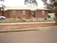  10 Kearns St Whyalla Stuart SA 5608 $185 per week Neat maisonette close to shopping centre Property ID: 9954141 Three Bedrooms Polished floors Split System Air conditioning Modern colour scheme carport and side gates Low maintenance yards Close to One Stop shopping centre, Doctors and Foodland 