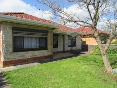  29 Ann St Campbelltown SA 5074 $320 LOW MAINTENANCE LIVING IN PRIME LOCATION Well maintained 3 bedroom home within walking distance to Campbelltown shopping centre * Freshly painted throughout * Eat in kitchen  * New gas stove * Separate laundry * One bathroom with separate WC * Automatic roller door with room for up to three cars * Air conditioning & gas heating * Easily maintained rear yard with undercover area- perfect for the upcoming summer bbqs! * Close to shops, transport and restaurants. We recommend to drive past the property first. For viewing of property or more information contact our office on (08) 8334 9222 Mon-Fri 9.00am to 5.30pm.  Property Snapshot  Property Type: House Lease Type: Lease Lease Period: 12 Months Date Available: Now Pets: No Features: Close to schools Close to Transport Established Gardens Fenced Back Yard Garden Shed Lounge Remote Control Garaging Verandah 