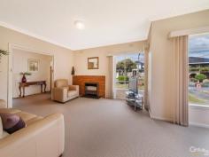  7 Panorama St Clayton VIC 3168 $600  IMMACULATE HOME IN PRIME LOCATION - GARDEN MAINTENANCE INCLUDED IN RENT Inspection Times: Sat 18/02/2017 10:30 AM to 10:45 AM The home itself boasts a timeless orange brick facade without so much as a crack in the mortar and inside you find a light, fresh and airy feeling home featuring a generous lounge/dining room with gas heater and air conditioner plus a pristine kitchen with included meals area. There are 3 bedrooms including 2 with built in wardrobes as well as a family bathroom, separate toilet and a laundry that gives you access to the manicured backyard and single garage. All within walking distance to Monash University, Monash Hospital, Transport and close to Clayton Central. Inspection Will Impress. PROPERTY DETAILS $600  ID: 391829 Available: Now  Pets Allowed: No 