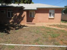  39 Dennis St Whyalla Stuart SA 5608 $150 per week Home Close to Westlands Shopping Centre Property ID: 10612520 Three Bedrooms Pine floorboards throughout Airconditioned Lounge Electric Cooking Pets Allowed Close to Westlands Shopping Centre 
