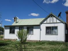  100 Forbes St, Deepwater NSW 2371 * Renovated 2 bedroom cottage in Deepwater * Open plan design - kitchen, dining & lounge room * 2 large double bedrooms * Shower over bath, vanity, toilet & laundry  * Large enclosed indoor/outdoor room plus unlined storage room * Single garage plus 2 garden sheds * Rear lane access 