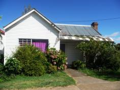  122 Church St, Glen Innes NSW 2370 * Renovated 3 bedroom cottage * Open plan living with timber kitchen & gas heating in the lounge room * Updated bathroom * Large 1012m2 block * Zoned business with highway frontage & walking distance to town * Currently rented for $170 per week 