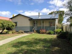  7 Vista St, Walpole WA 6398 A neat large 4 bedroom home on 708m2 blocked zoned R30. Features a spacious Kitchen, dining and living area with high ceilings. A large lockup shed with access to a serviceable lane. 