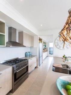  42 flametree Circuit Arundel Qld 4214 -  Bloor Homes Property Management New Property Built 2018! House   - Arundel  QLD Available on July 24, 2019! New Property Built 2018! Modern Home Design 4 Bed 2 Bath 2 Garage Air-conditioned master bedroom New kitchen 