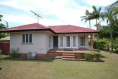  595 South Pine Road, EVERTON PARK QLD 4053 |  Madeleine Hicks Real Estate Brisbane Cute and Cozy Family Home Perfect for a couple or small family. Great renovated home. Entrance from Gearside Street – opposite Bowls club. You are within walking distance to Everton Park Plaza, Coles. Everton Park Medical Centre, Fernwood Gym, Child Care Centres and all amenities. Brookside shopping centre is also within minutes’ drive. Regular city (e.g. 357) bus services also stop within metres of your door step. Who needs a car when you live this close to everything? You’ll love: – Renovated bathroom – 2nd toilet – Renovated kitchen with dishwasher & stainless steel gas cooker – Three bedrooms – two with air conditioning – All bedrooms have built in robes – Fans throughout – Open plan lounge room/dining/kitchen – air conditioned – Timber floating floor – Separate laundry – Private courtyard – 2 car lockable remote garage Available Now Pets on application Bedrooms:   3 Bathrooms:   1 