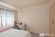  2/11 Petra Avenue South Tamworth NSW 2340 $139,500 This tidy low maintenance two bedroom unit central to Tamworth High, Southgate, West Leagues and South Tamworth pool is a perfect starter for investors or first home buyers. Currently rented for at $190.00 per week on a 12 month lease. 