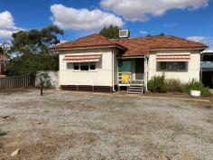  27 Greenham St Koorda WA 6475 $45,000 Floorboards Gas Cooking Fire Place Rear Patio Large Carport Fenced Yard Garden Shed Contact Bob Davey on 0417 946 713 or the office on 9622 8499 to book your next inspection! 