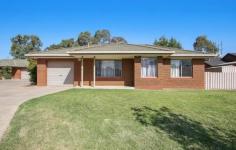  4/18 La Fontaine Avenue  Lavington, NSW 2641 $350 per week / $1,400 Bond Full details:  4/18 La Fontaine Avenue House for rent details 