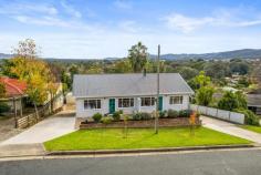  481 Lamport Crescent  West Albury, NSW 2640 AUCTION Full  481 Lamport Crescent house for sale details 
