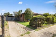  13 Centenary Crescent Nagambie VIC 3608 $420,000 Set on a generous 486m2 block, this property offers 3 bedrooms, 1 bathroom and a large front lounge room with a separate kitchen and dining area. The home has timber look floating floors flowing throughout with carpet to all bedrooms and heating and cooling covered with a Mitsubishi split system. Located within walking distance to all Nagambie has to offer. A terrific opportunity for the astute investor or first home buyer. 